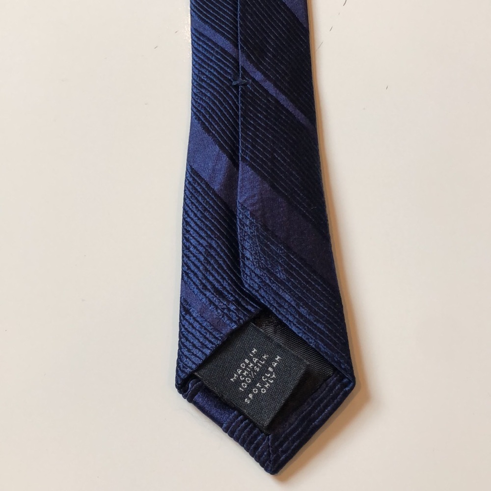 Express Tie - Picture 3 of 4